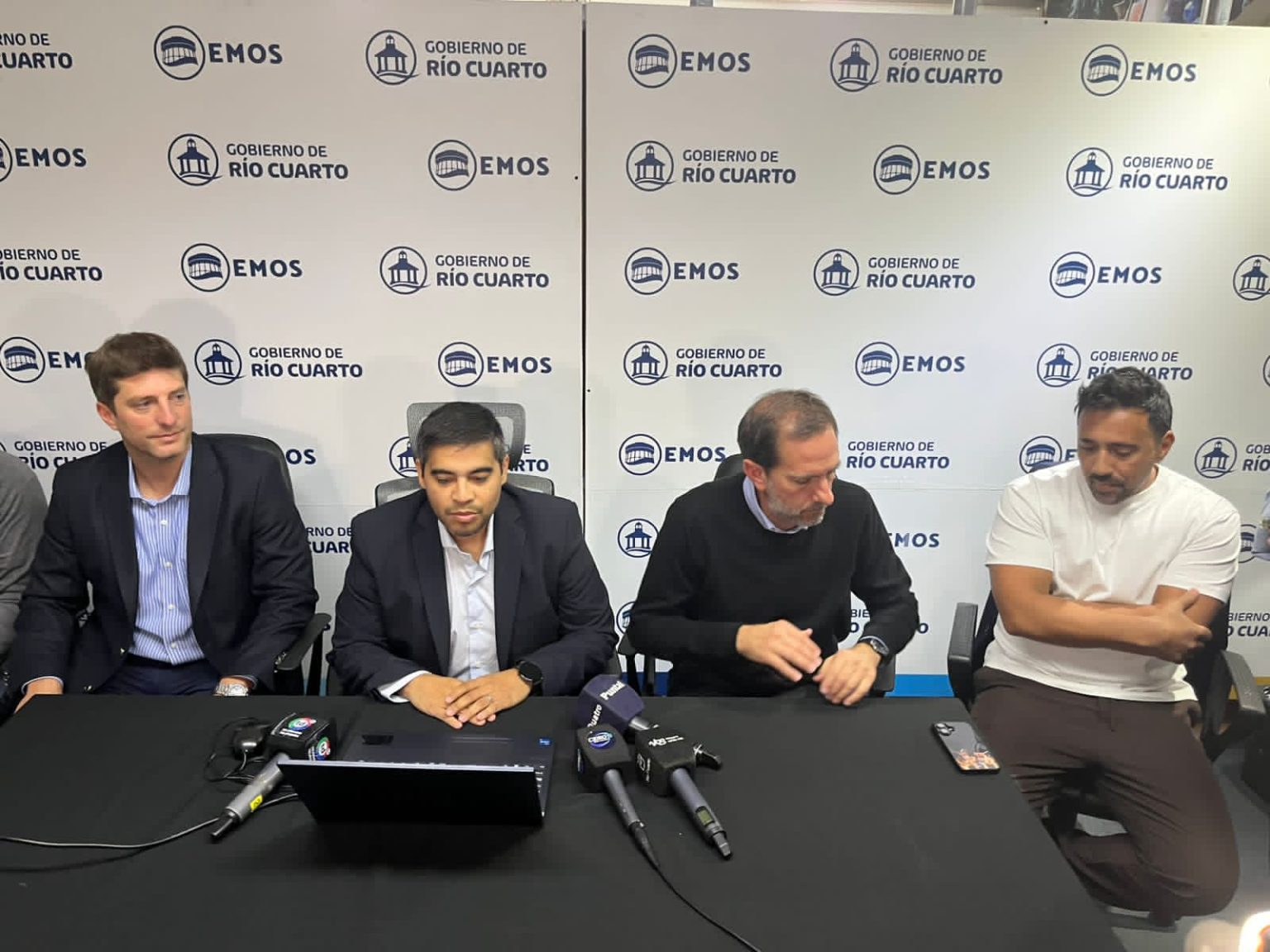 LOCALES: EMOS invertirá más de 500 millones en arreglo de calles – Asi ...